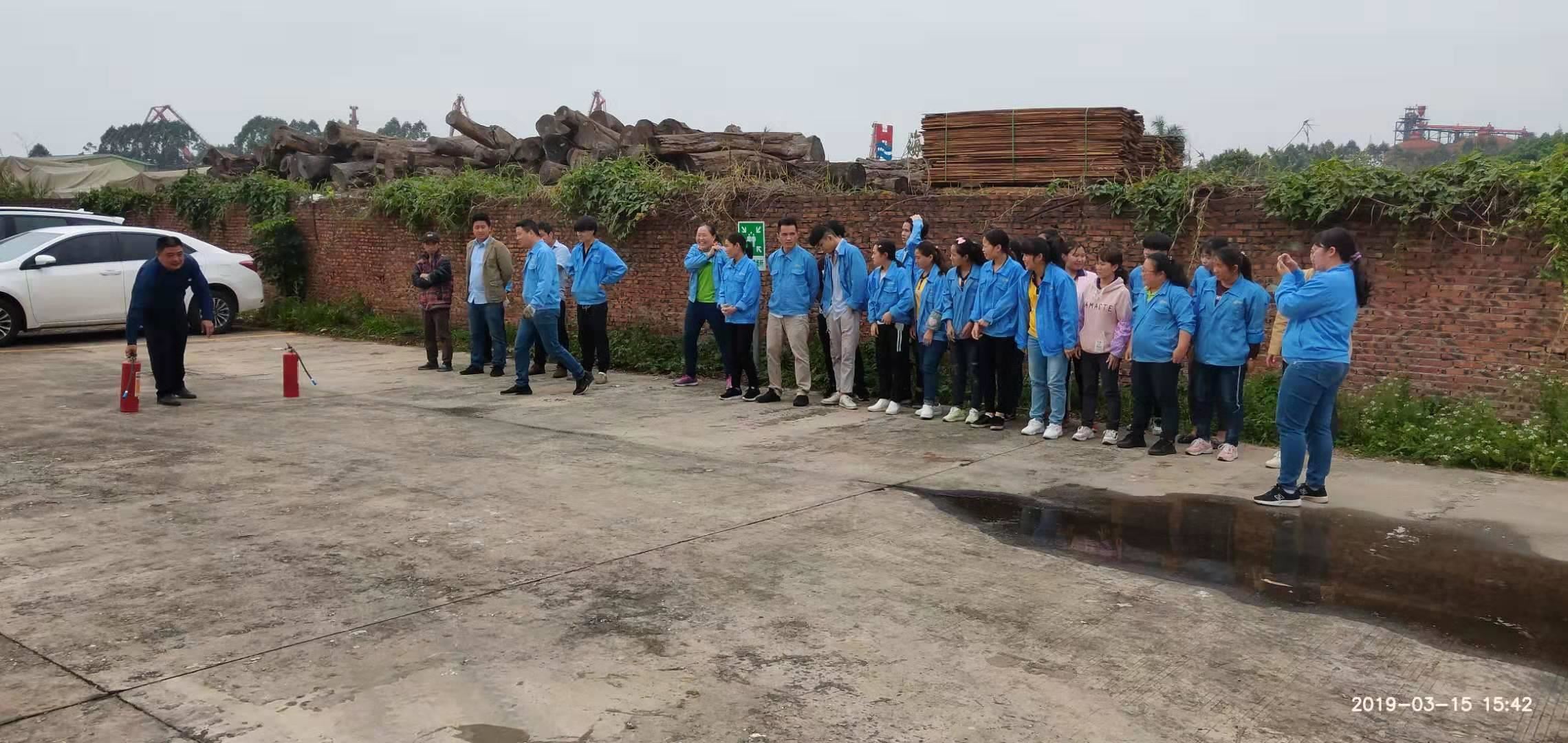 秋霞影视矽（guī）橡膠